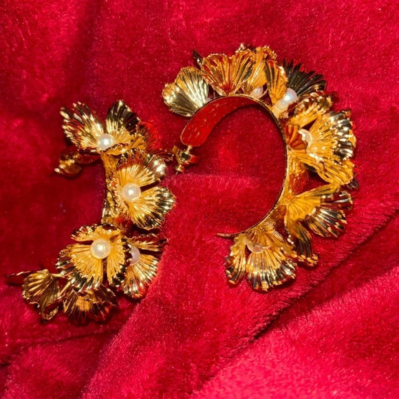 Vintage style Large Floral pearl detail  hoops - Picture 3 of 10